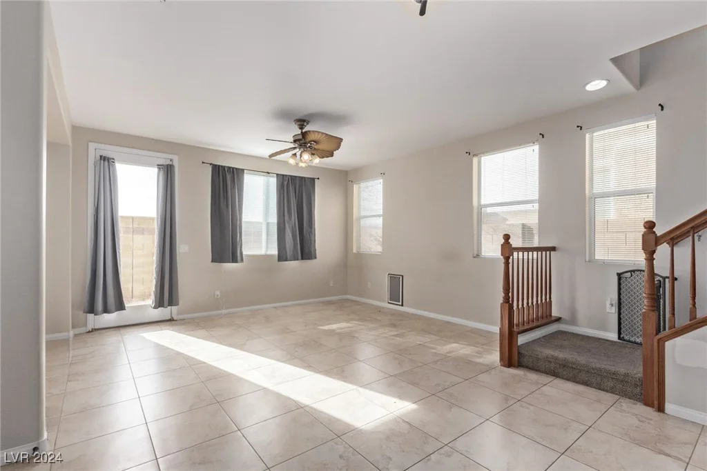 8331 Lower Trailhead, Las Vegas, NV 89113