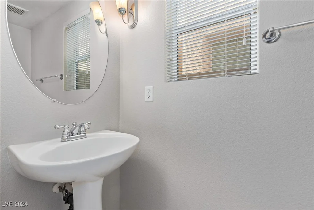 8331 Lower Trailhead, Las Vegas, NV 89113