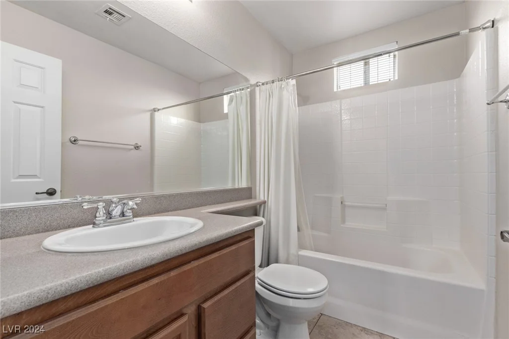 8331 Lower Trailhead, Las Vegas, NV 89113
