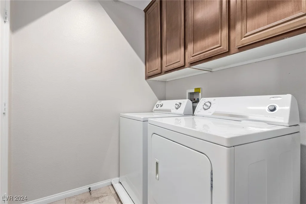 8331 Lower Trailhead, Las Vegas, NV 89113