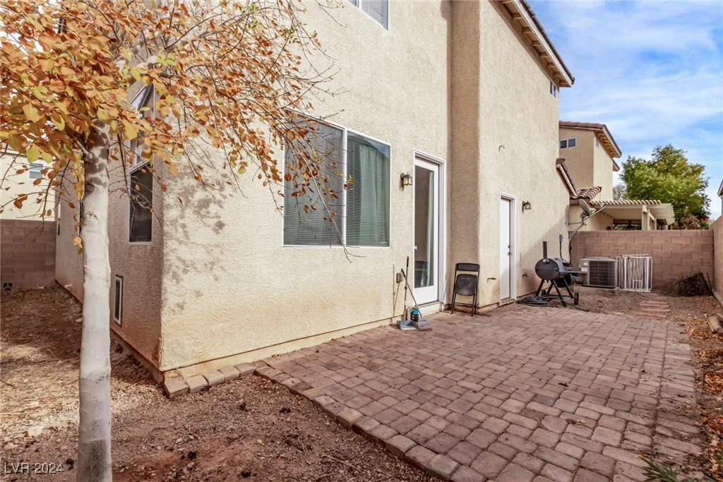 8331 Lower Trailhead, Las Vegas, NV 89113