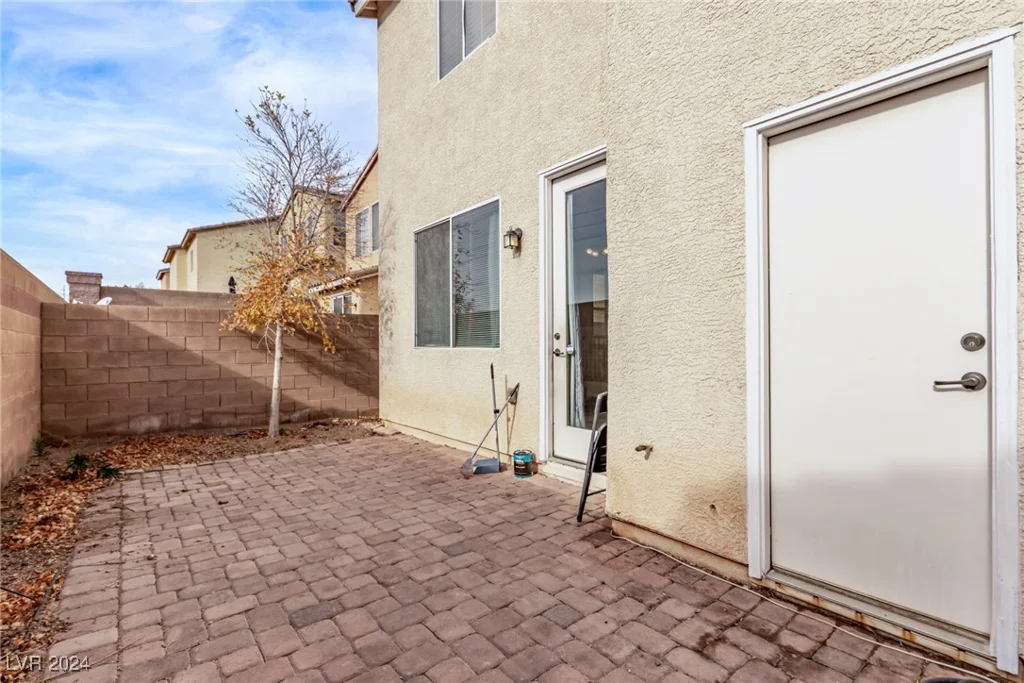 8331 Lower Trailhead, Las Vegas, NV 89113
