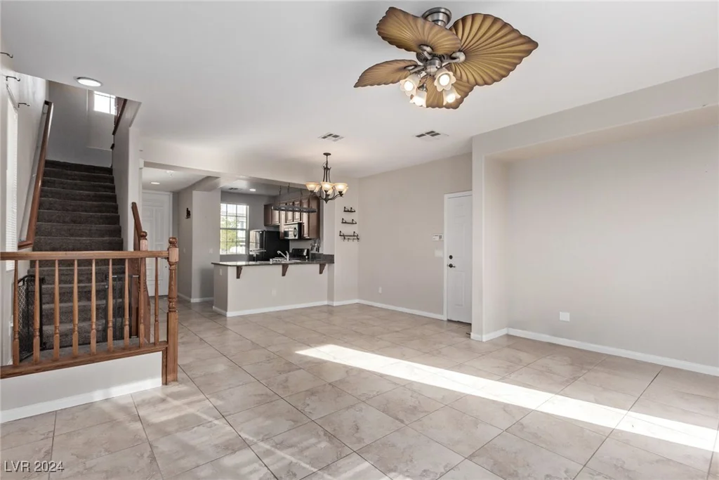 8331 Lower Trailhead, Las Vegas, NV 89113