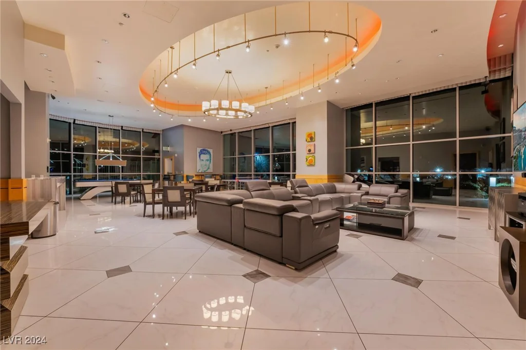 322 Karen, Las Vegas, NV 89109