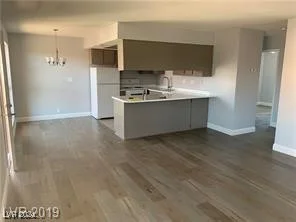 4300 Lamont, Las Vegas, NV 89115