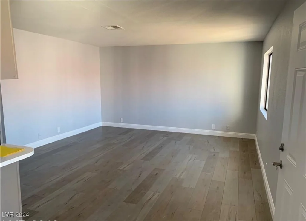 4300 Lamont, Las Vegas, NV 89115