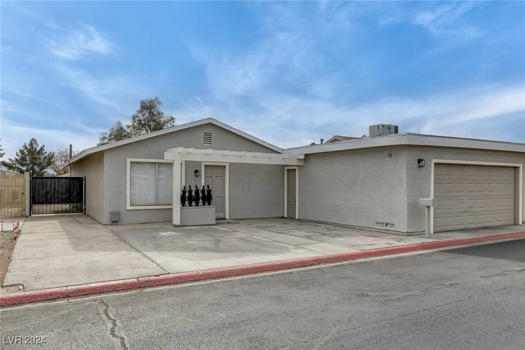 5975 Via Capri, Las Vegas, NV 89122