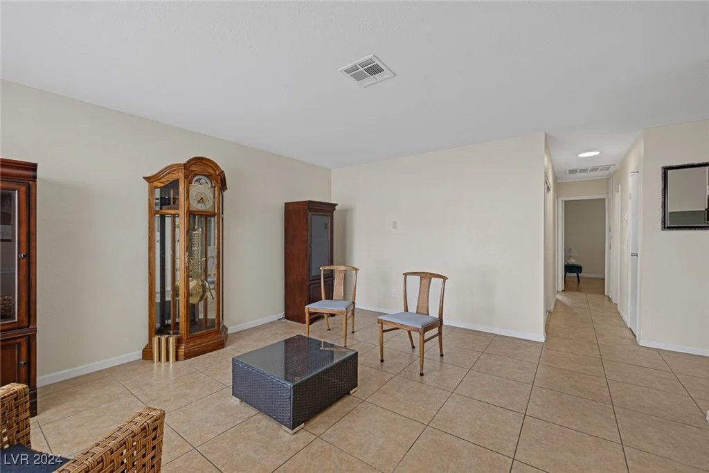 5975 Via Capri, Las Vegas, NV 89122