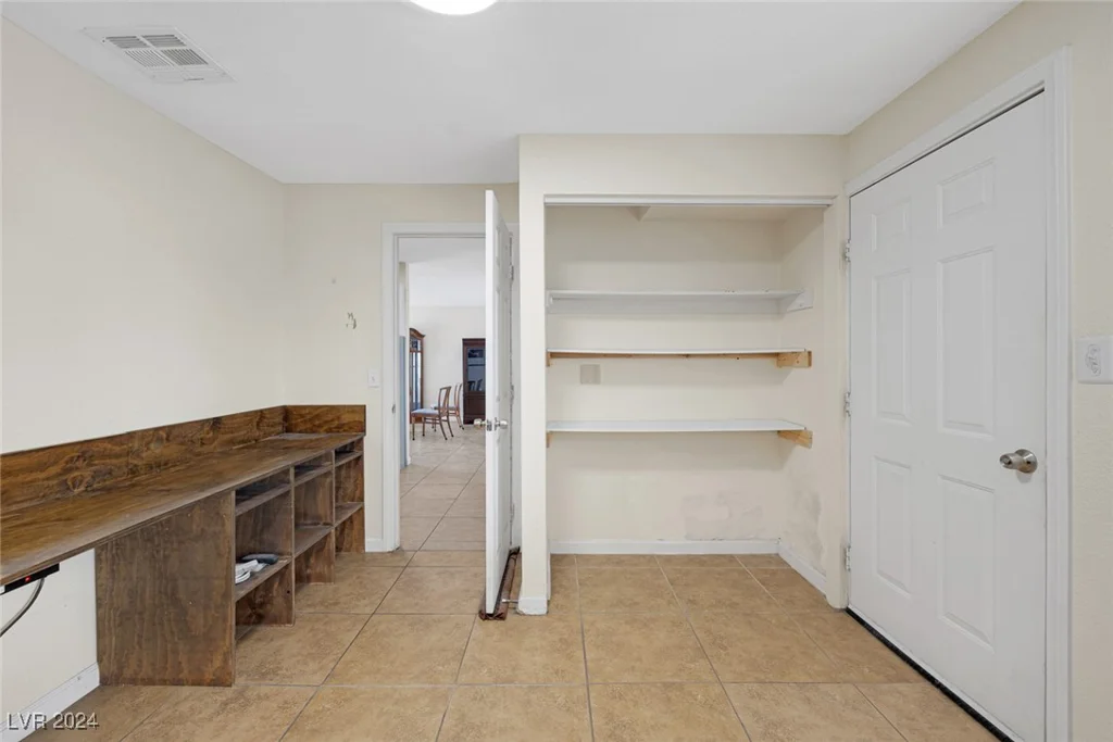 5975 Via Capri, Las Vegas, NV 89122
