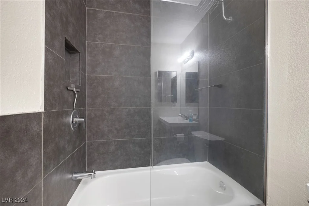 5975 Via Capri, Las Vegas, NV 89122