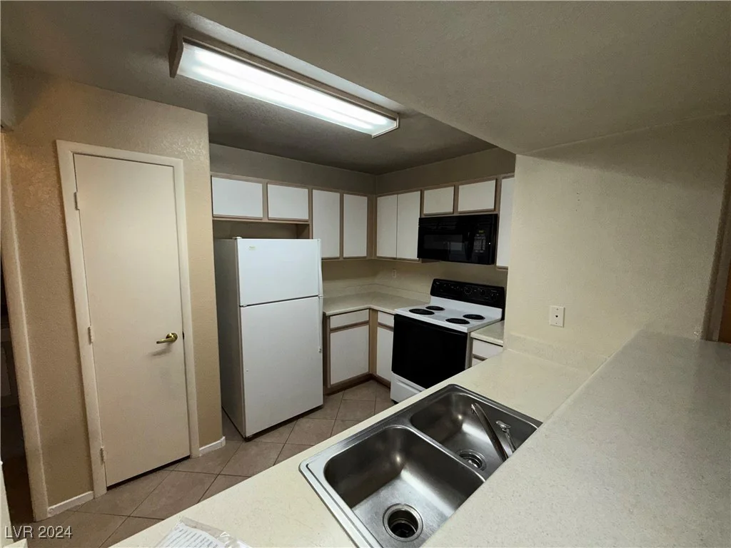 2300 Silverado Ranch, Las Vegas, NV 89183