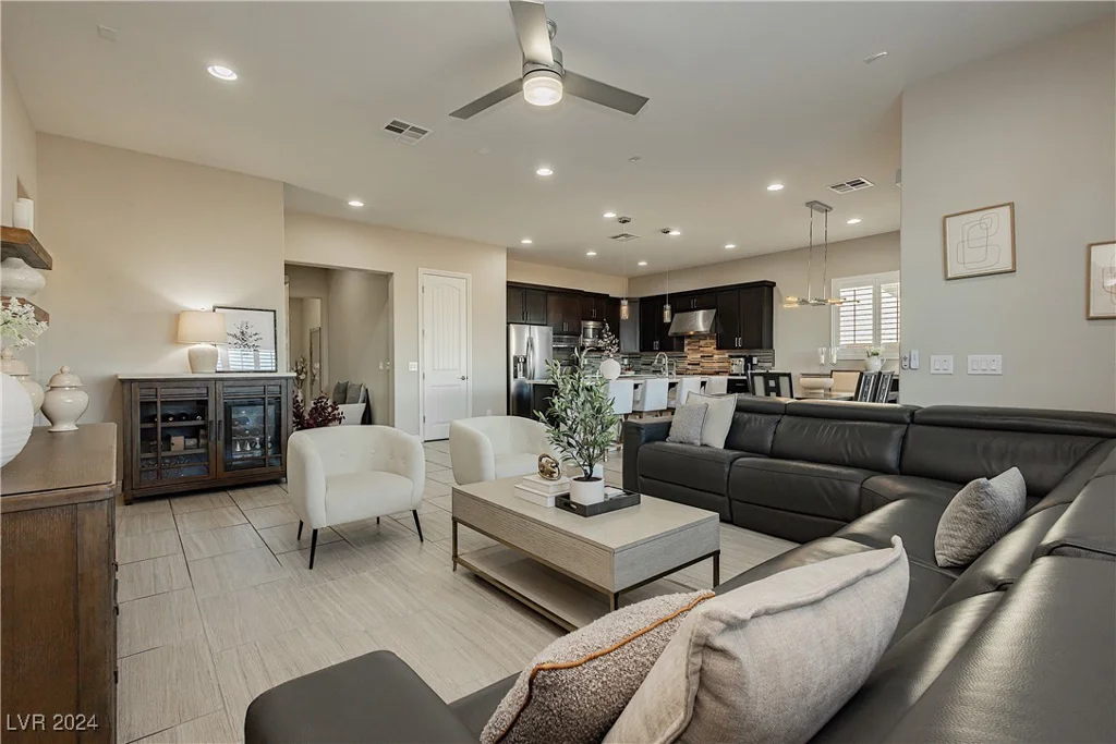 5864 Sky Ridge Falls, Las Vegas, NV 89135