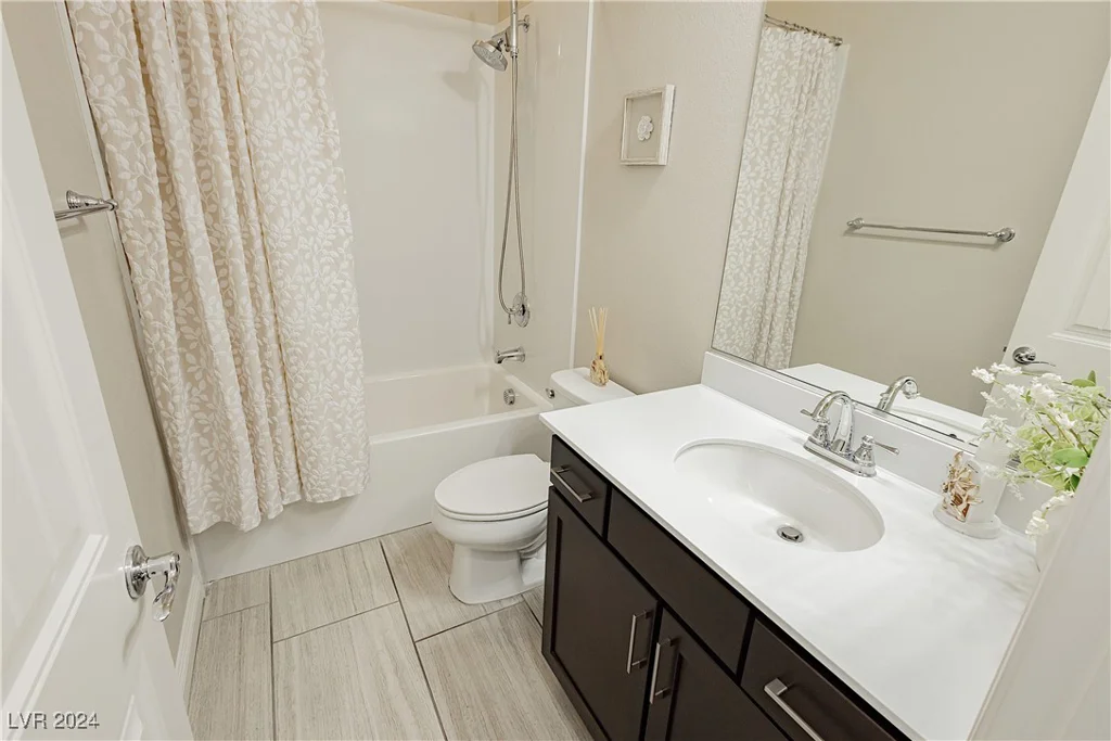 5864 Sky Ridge Falls, Las Vegas, NV 89135