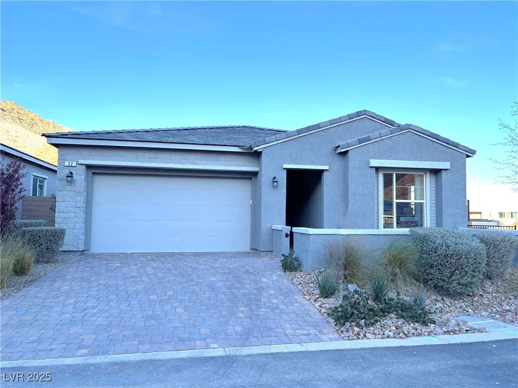 32 Honeymoon, Henderson, NV 89011