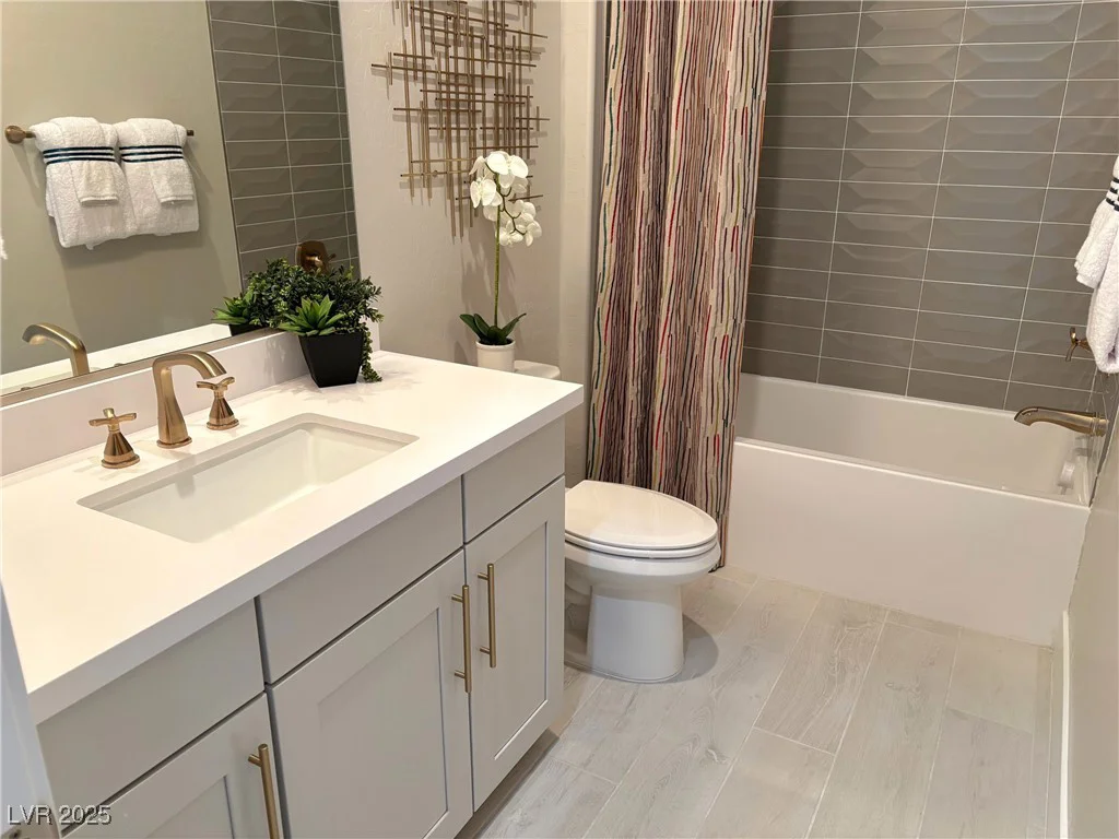 32 Honeymoon, Henderson, NV 89011