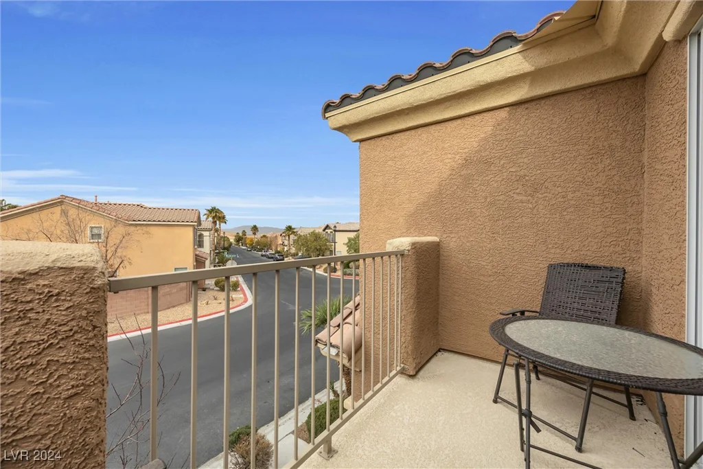 499 Warminster, Las Vegas, NV 89178