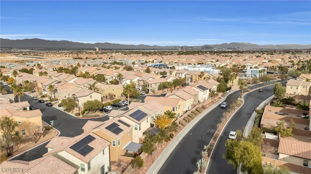 499 Warminster, Las Vegas, NV 89178