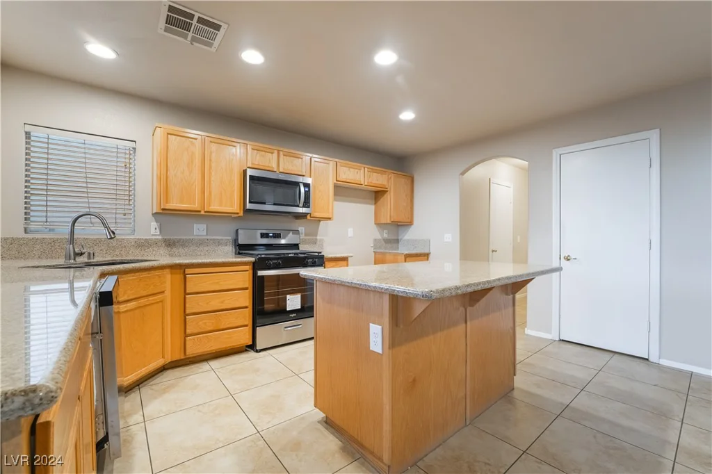932 Sweeping Vine, Las Vegas, NV 89183