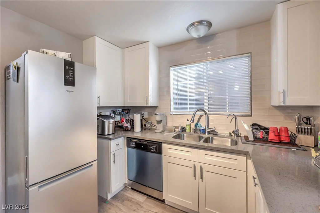 2200 Fort Apache, Las Vegas, NV 89117