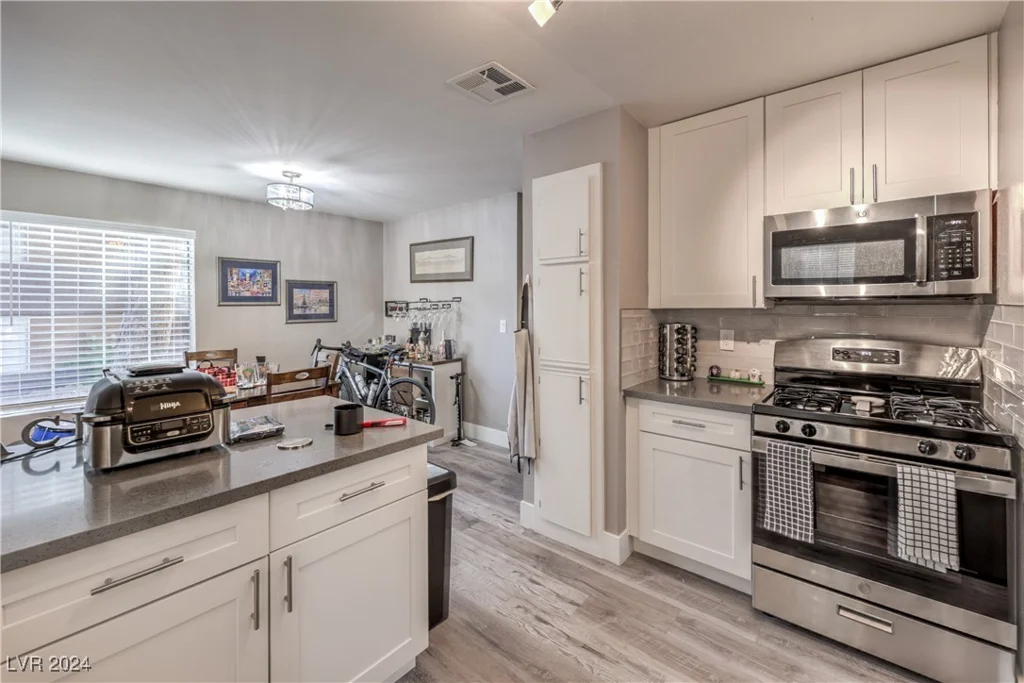 2200 Fort Apache, Las Vegas, NV 89117