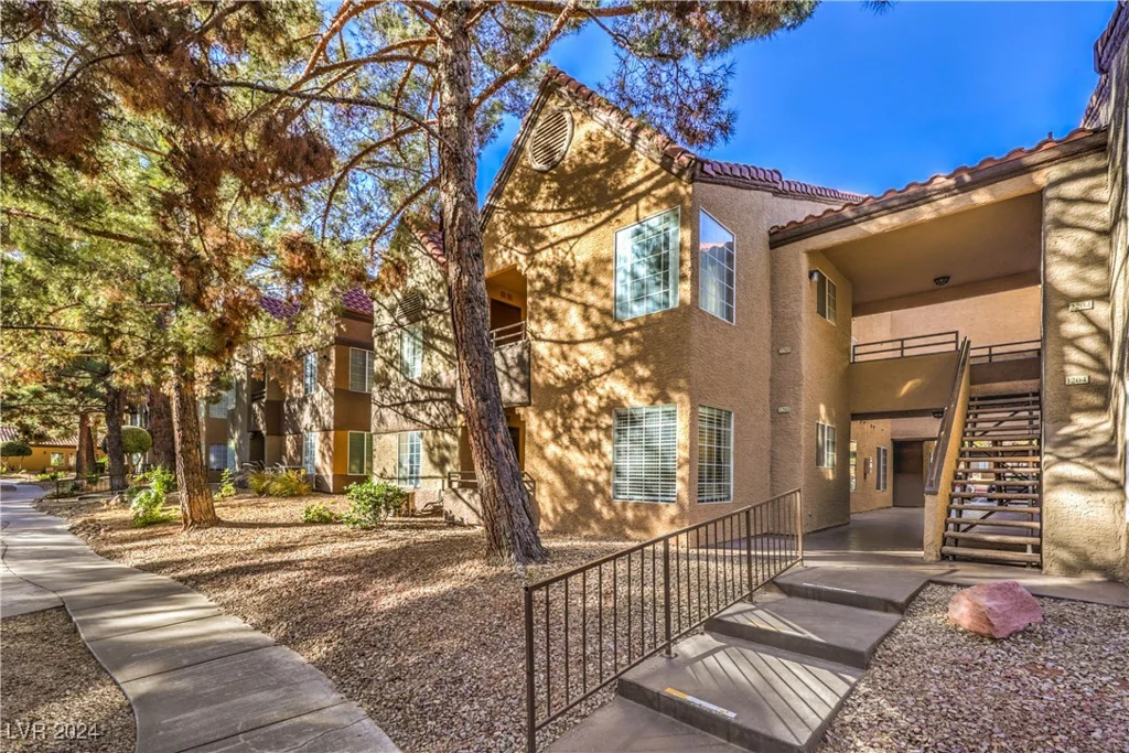 2200 Fort Apache, Las Vegas, NV 89117