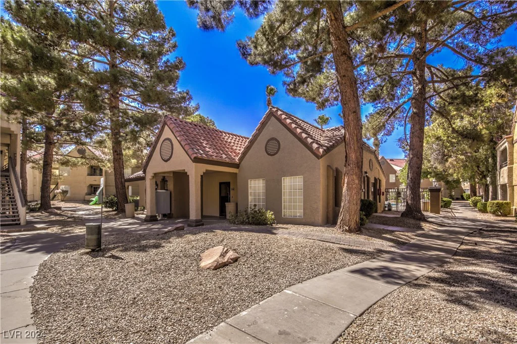 2200 Fort Apache, Las Vegas, NV 89117