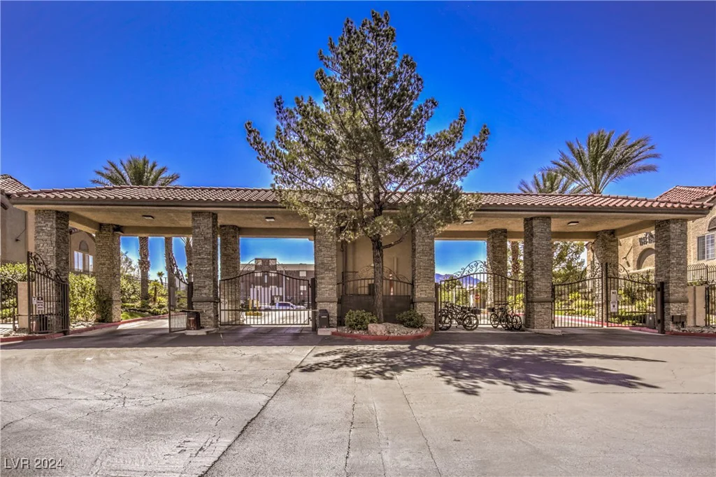2200 Fort Apache, Las Vegas, NV 89117