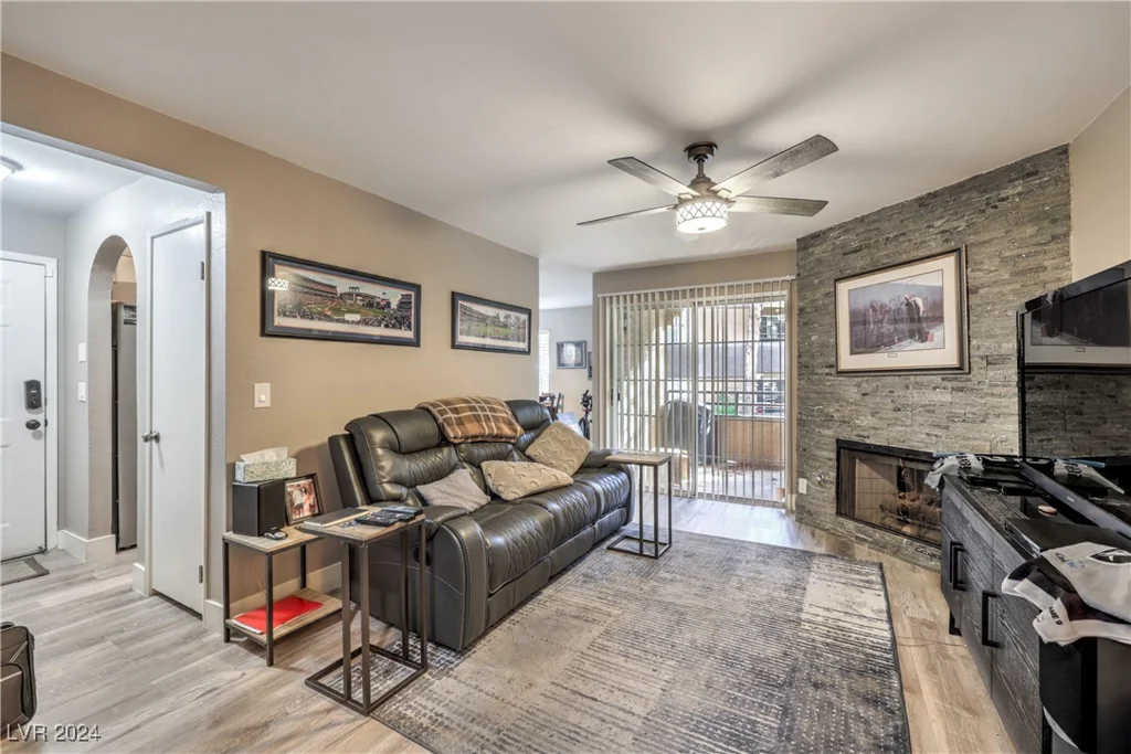 2200 Fort Apache, Las Vegas, NV 89117
