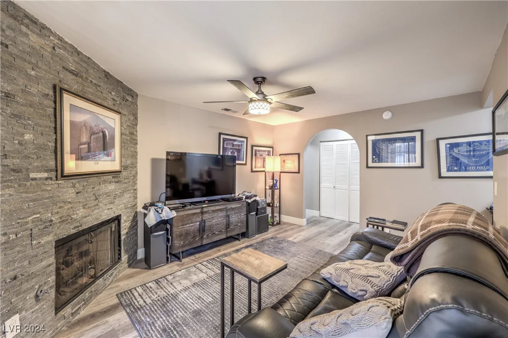 2200 Fort Apache, Las Vegas, NV 89117