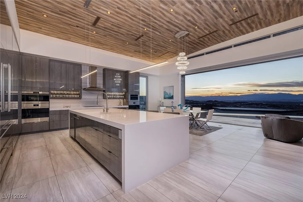 673 Falcon Cliff, Henderson, NV 89012