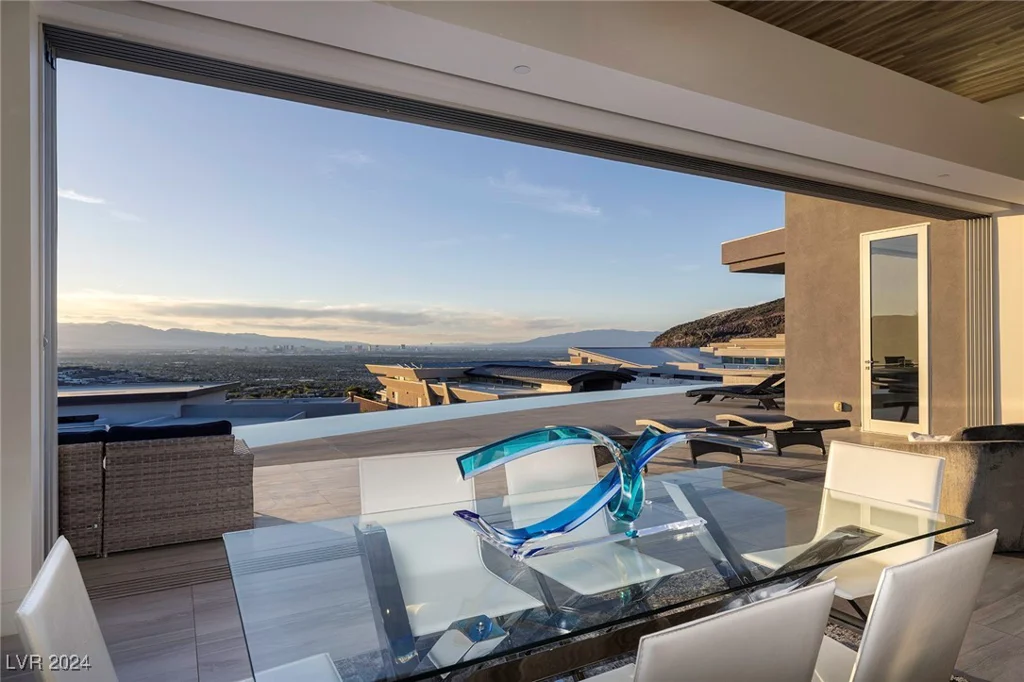 673 Falcon Cliff, Henderson, NV 89012