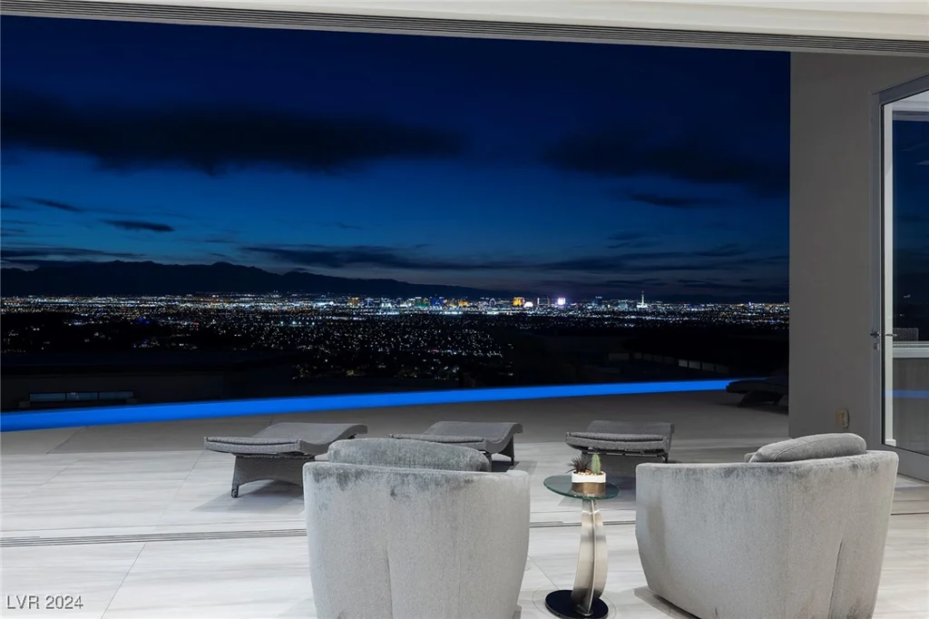 673 Falcon Cliff, Henderson, NV 89012