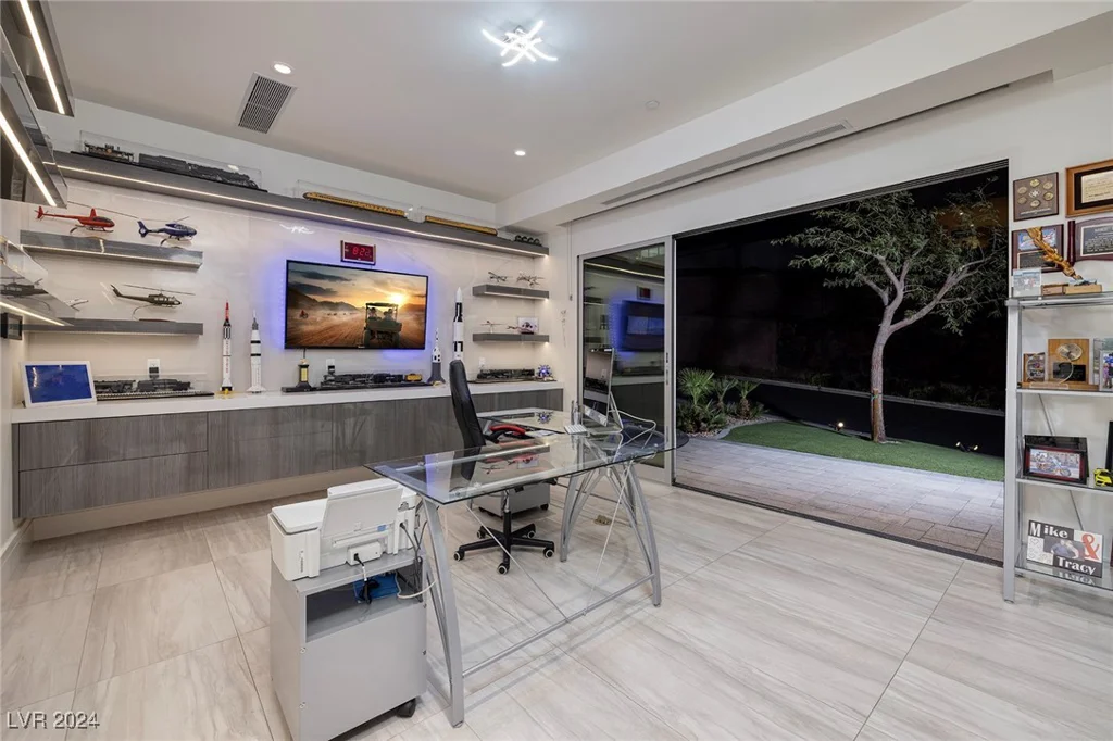 673 Falcon Cliff, Henderson, NV 89012