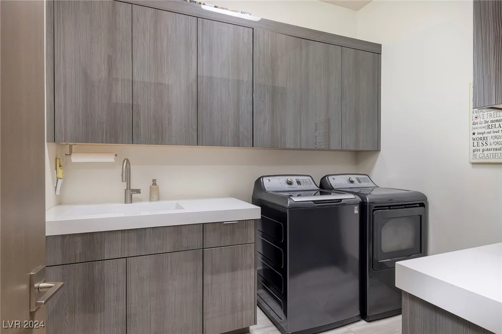 673 Falcon Cliff, Henderson, NV 89012