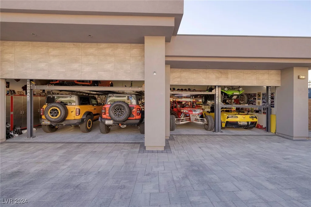 673 Falcon Cliff, Henderson, NV 89012