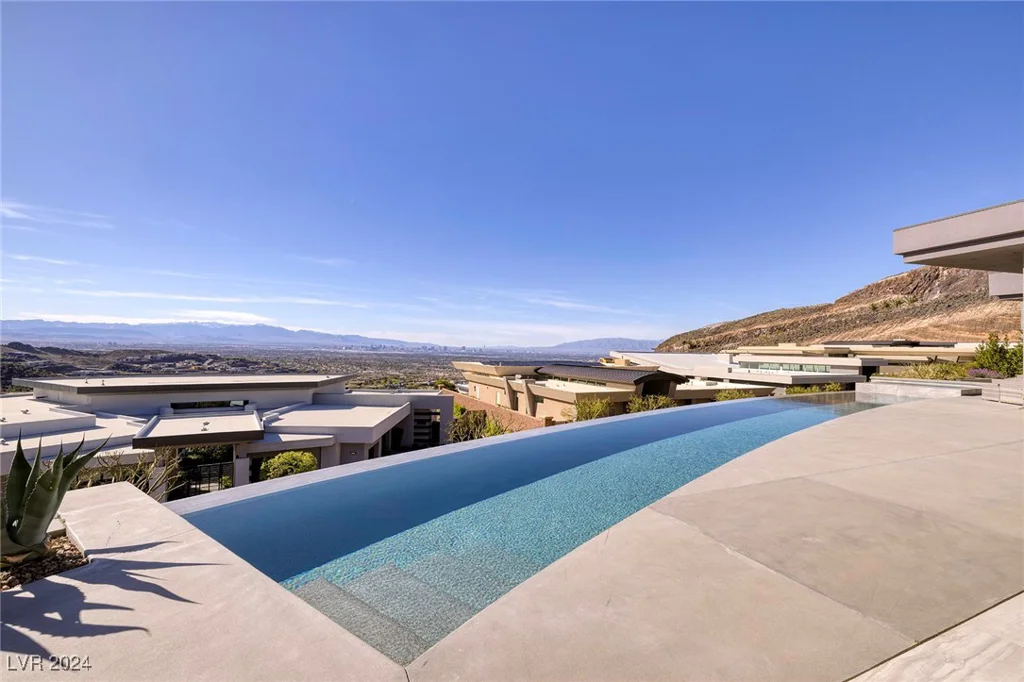 673 Falcon Cliff, Henderson, NV 89012