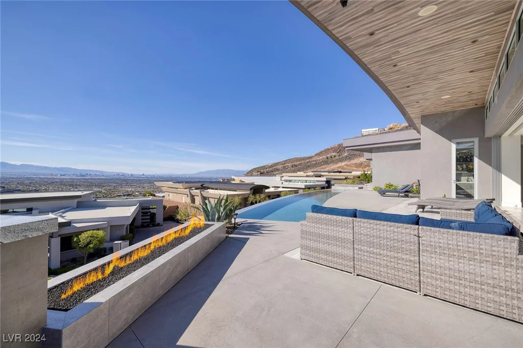 673 Falcon Cliff, Henderson, NV 89012