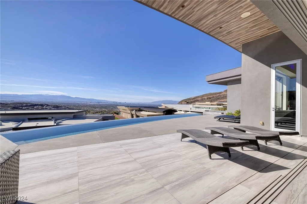 673 Falcon Cliff, Henderson, NV 89012