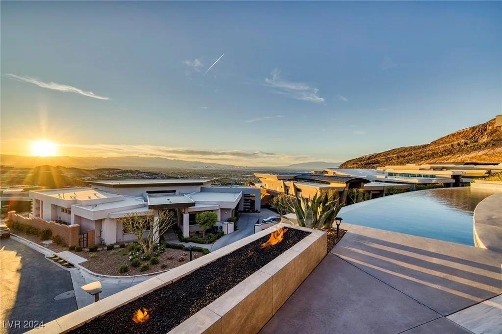 673 Falcon Cliff, Henderson, NV 89012