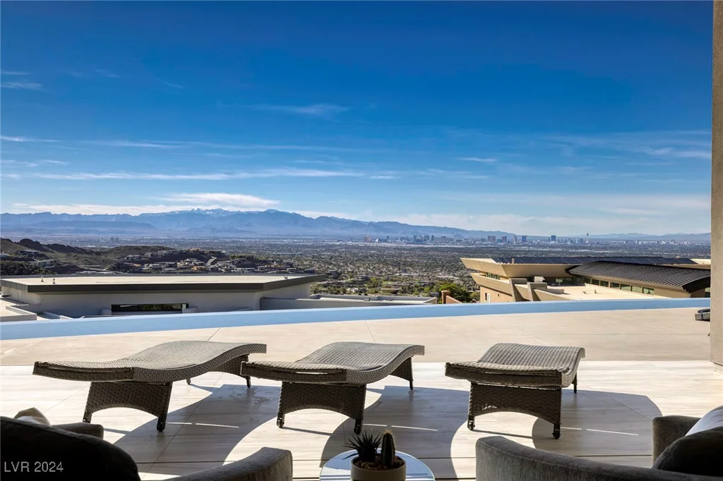 673 Falcon Cliff, Henderson, NV 89012
