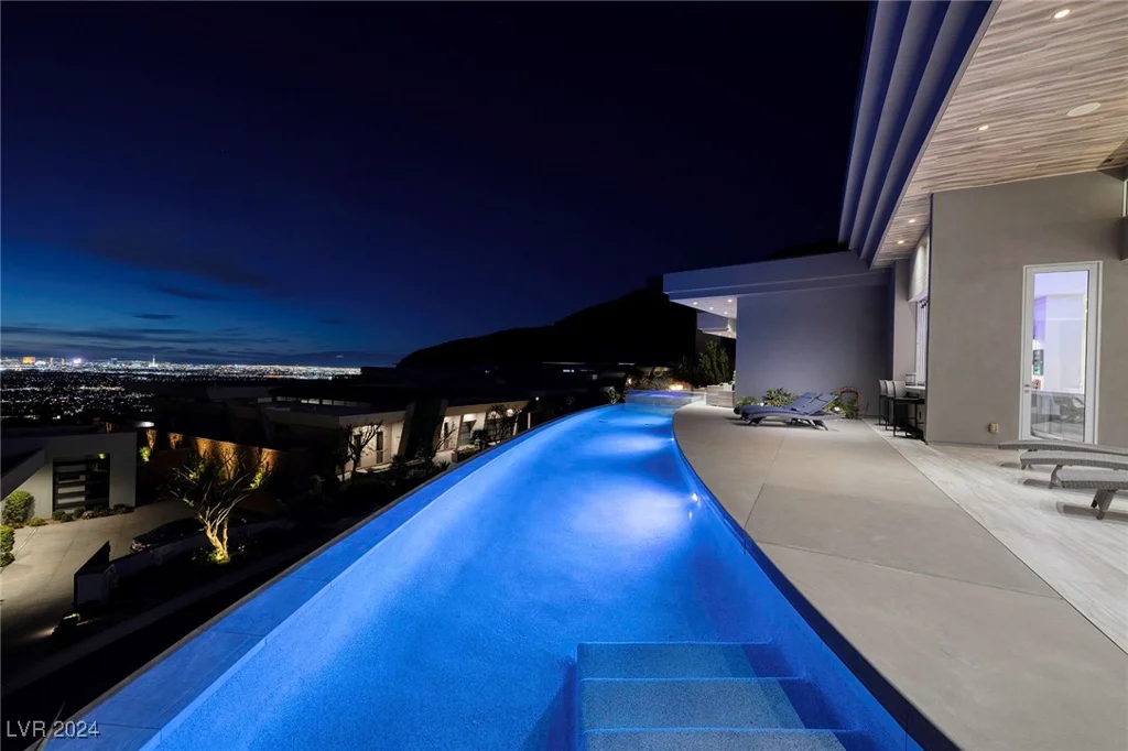673 Falcon Cliff, Henderson, NV 89012