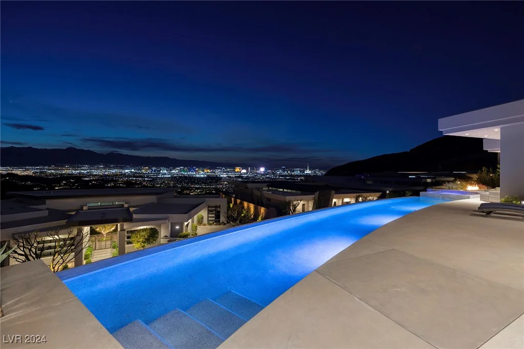 673 Falcon Cliff, Henderson, NV 89012