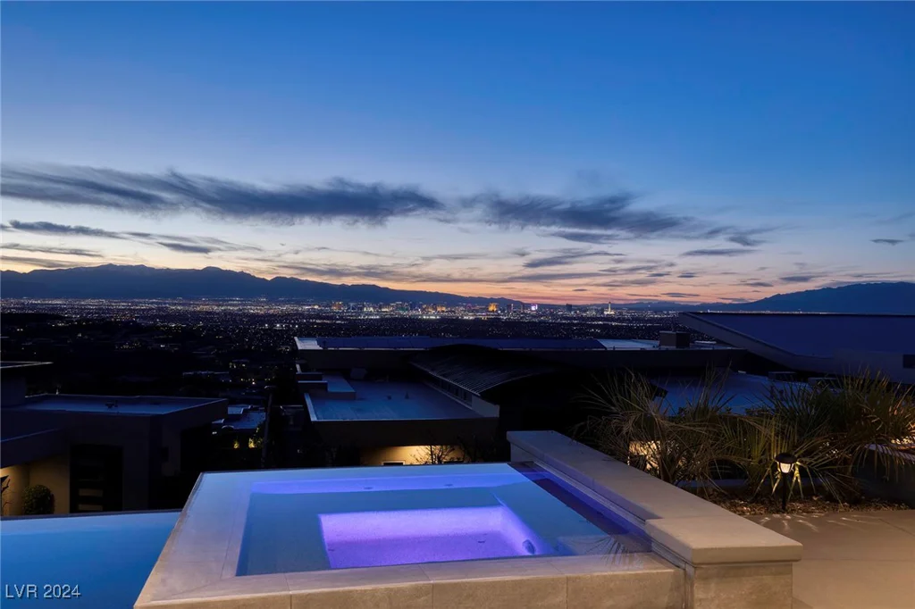 673 Falcon Cliff, Henderson, NV 89012