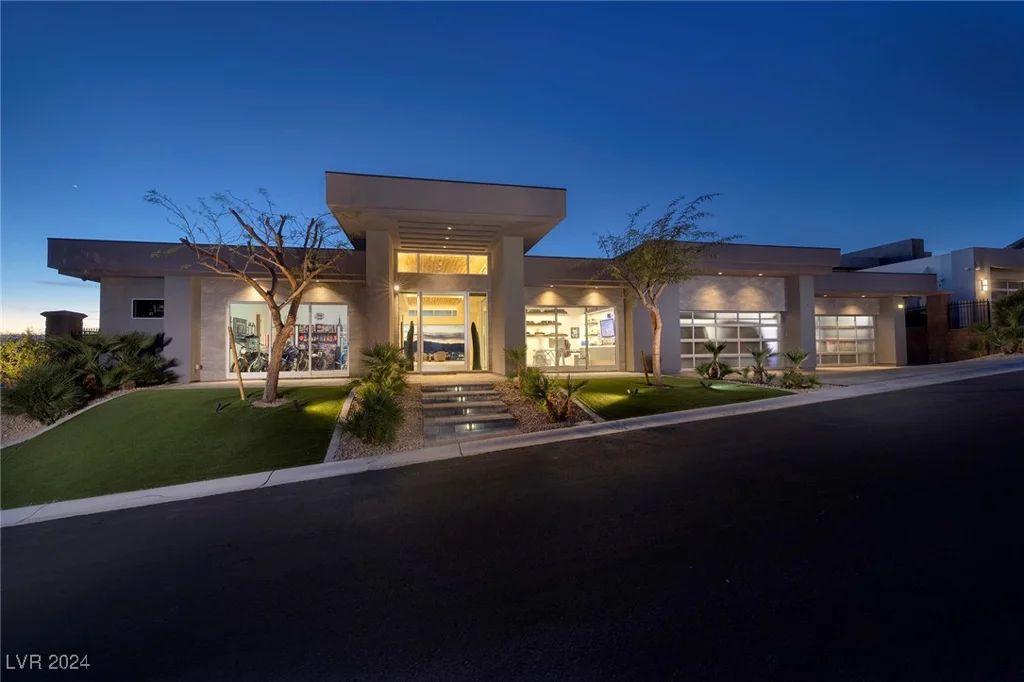 673 Falcon Cliff, Henderson, NV 89012