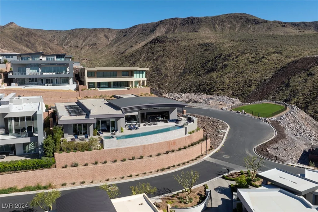 673 Falcon Cliff, Henderson, NV 89012