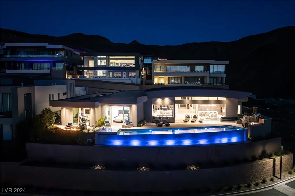673 Falcon Cliff, Henderson, NV 89012
