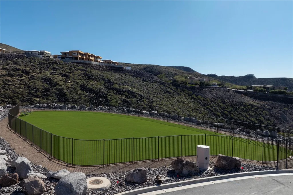 673 Falcon Cliff, Henderson, NV 89012