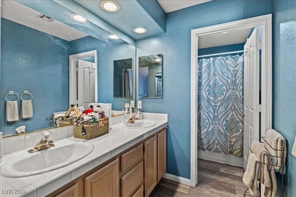 5683 Whale Watch, Las Vegas, NV 89113