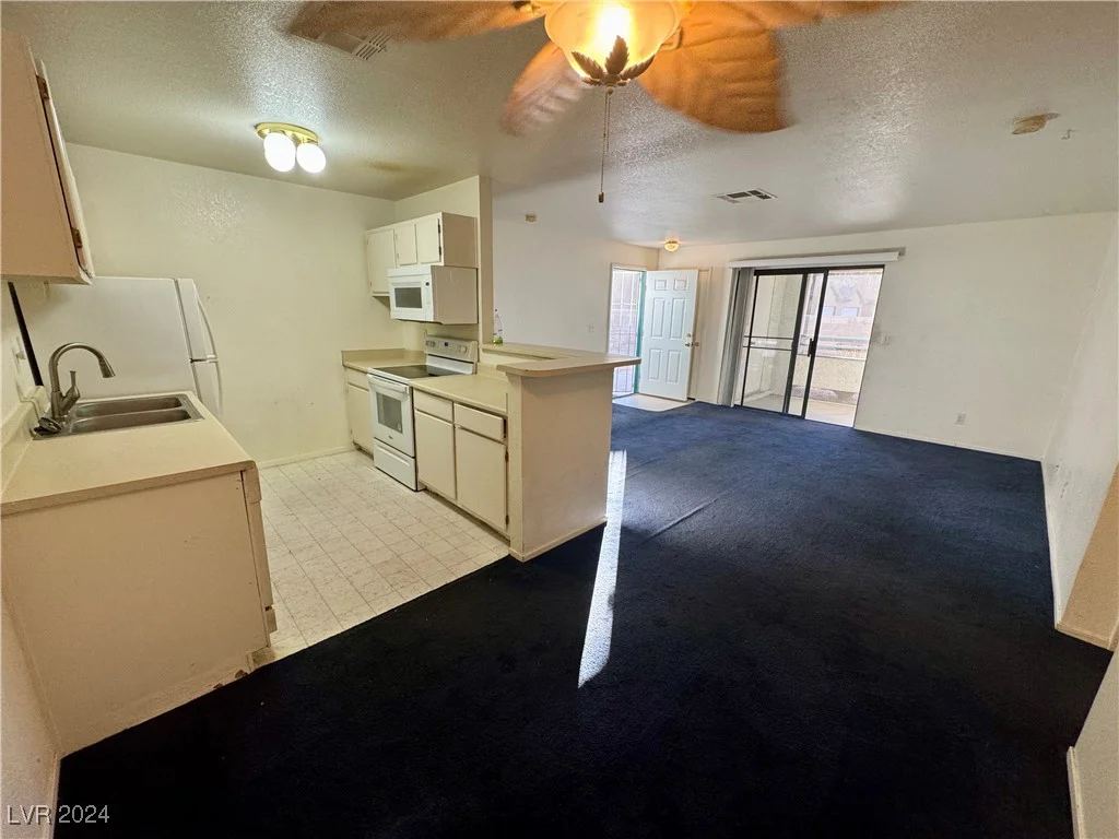5161 Lindell, Las Vegas, NV 89118