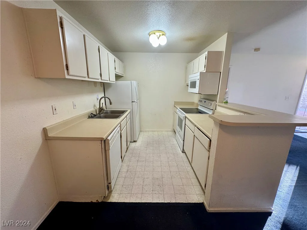 5161 Lindell, Las Vegas, NV 89118
